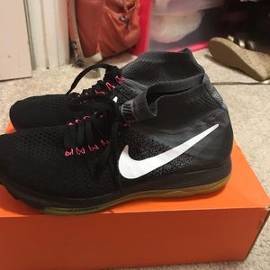 NIKE ZOOM ALL OUT! GREAT BOUNCY SHOE!